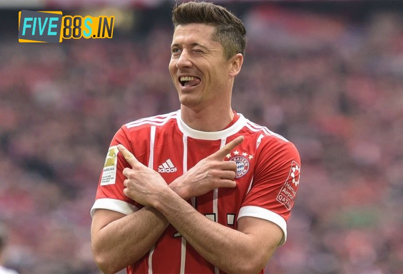 Robert Lewandowski đã trở thành một cái tên HOT trong làng cầu thủ